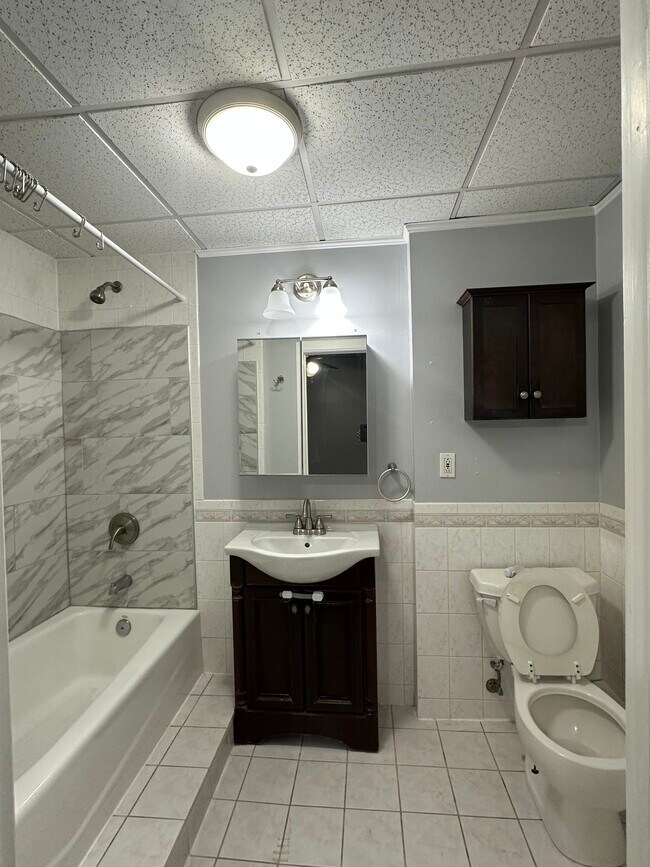 Foto del edificio - 213 Bucklin St