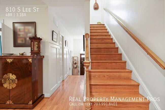 Foto del edificio - 4 Bedroom Old Town Estate - backs to lush ...