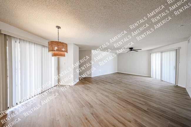 Foto del edificio - 9151 W Greenway Rd