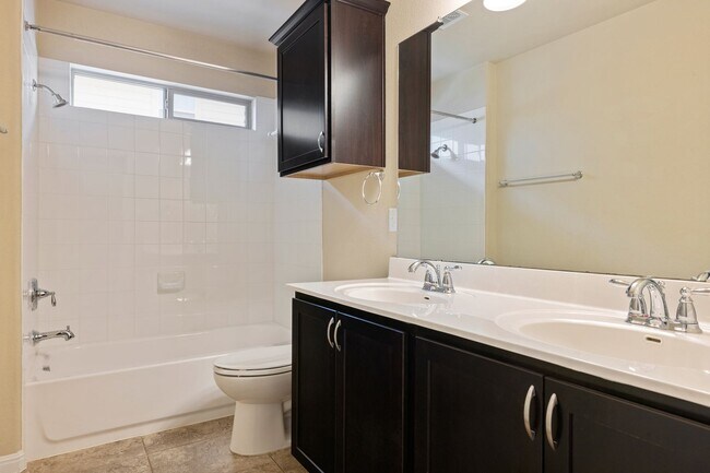 Foto del edificio - Charming 3-Bedroom Home in Rancho Sienna