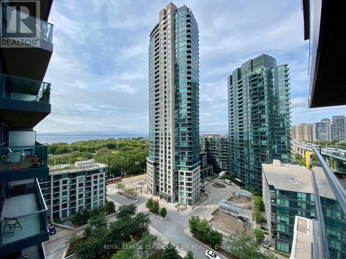 Photo principale - 209-1209 Fort York Blvd