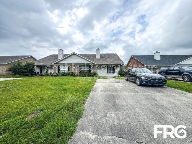 Foto del edificio - 3311 Moseley Dr