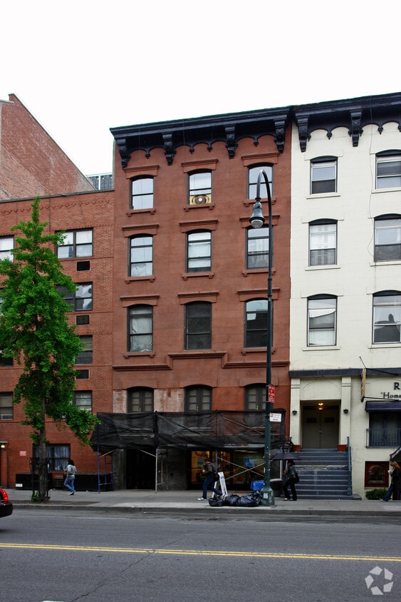 Building Photo - 327 W 14th St