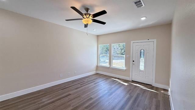 Foto del edificio - 2615 Creekview Dr