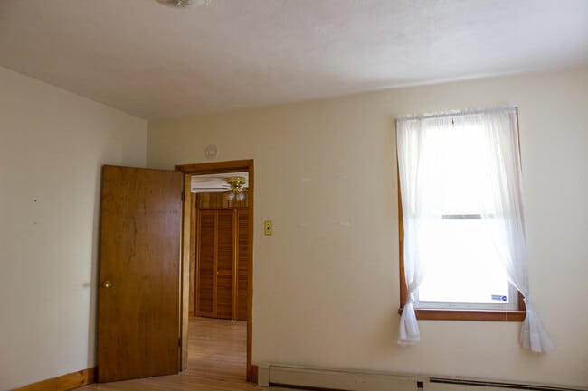 Building Photo - 114 Thorndike St