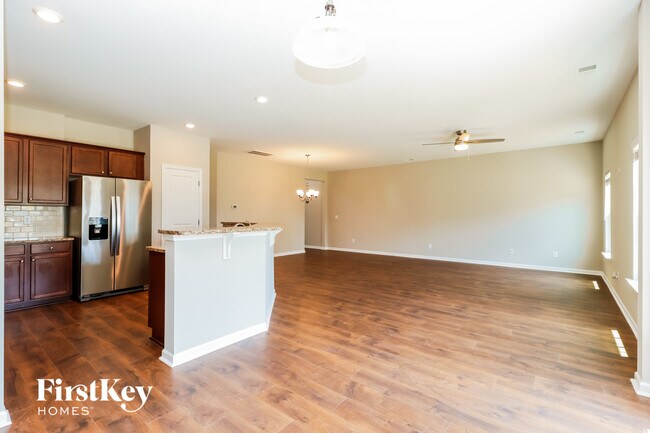 Foto del edificio - 343 Bradley Bend Dr