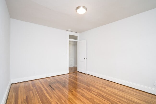 Building Photo - Awesome value one bed in Brighton