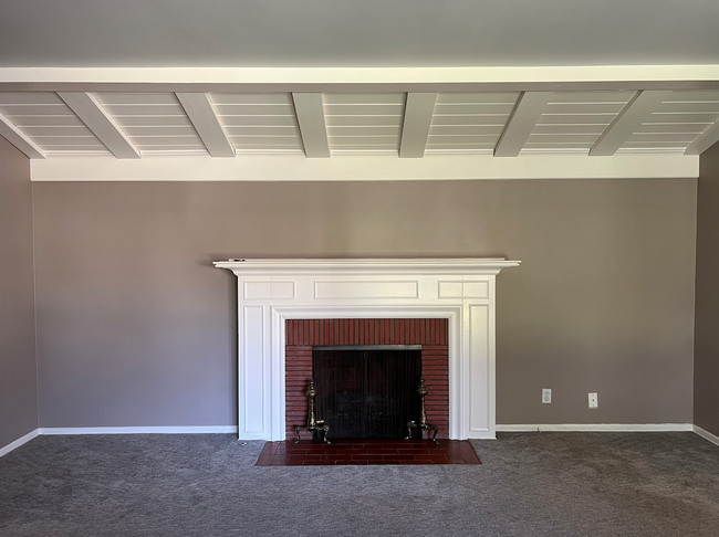 Formal Living Room - 13024 Hartsook St