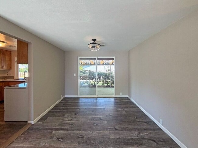 Building Photo - 184 Lynnbrook Dr