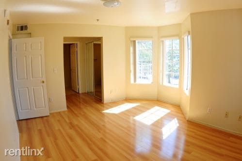 Building Photo - 2658 Menlo Ave
