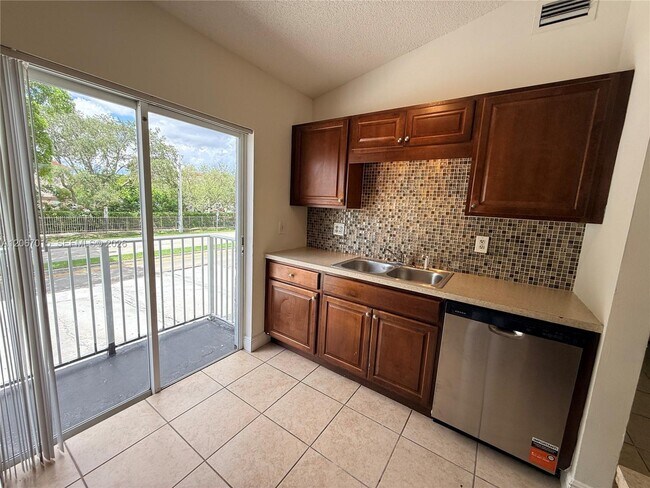 Foto del edificio - 7991 SW 152nd Ave