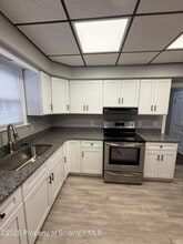 Building Photo - 708 Main St