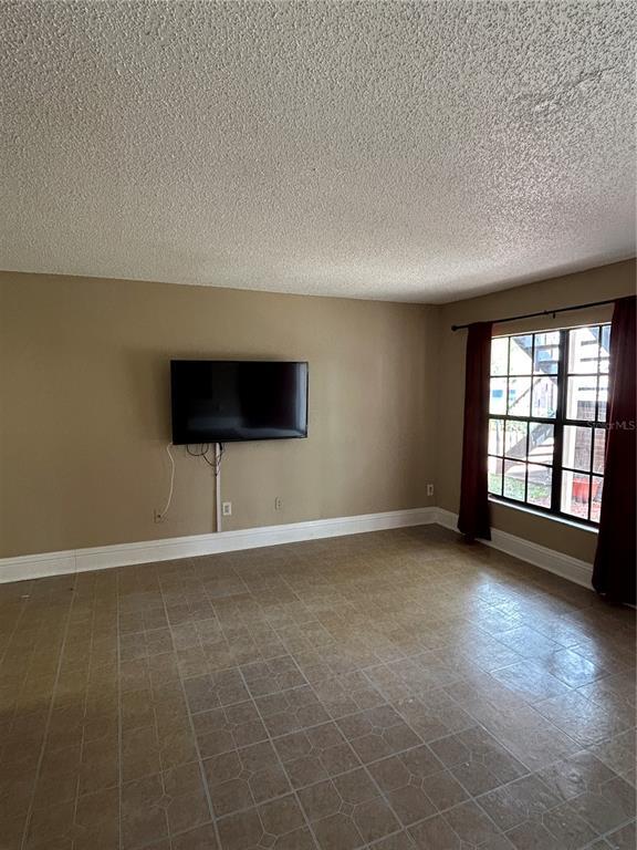 Foto del edificio - 21020 Voyager Blvd