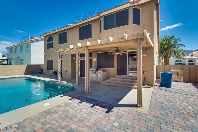 Foto del edificio - 3913 Diamond Ridge St
