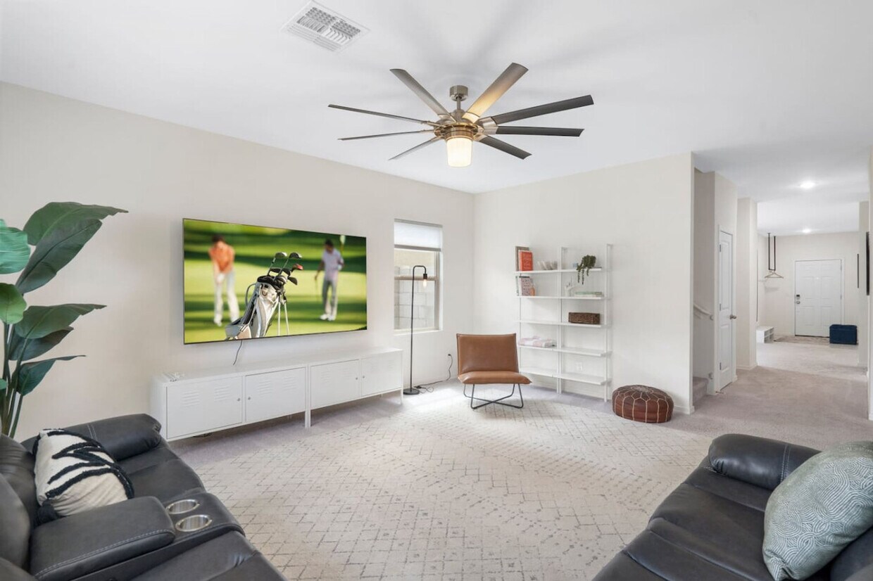 Foto principal - 9520 W Albeniz Pl