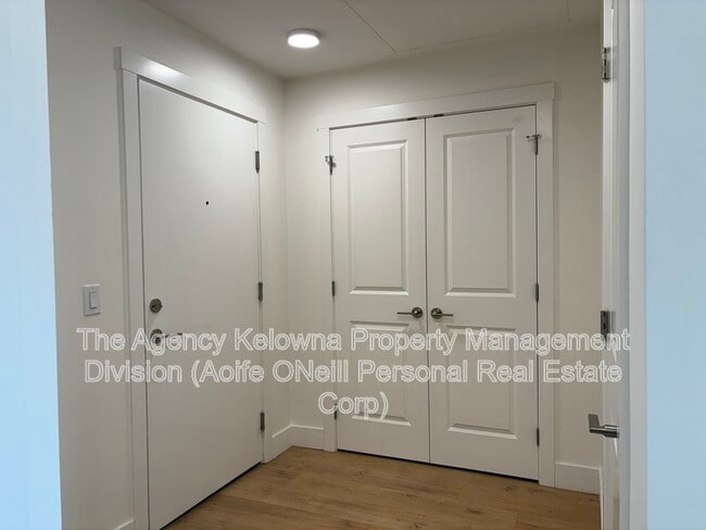 Building Photo - 1036 Coronation Ave