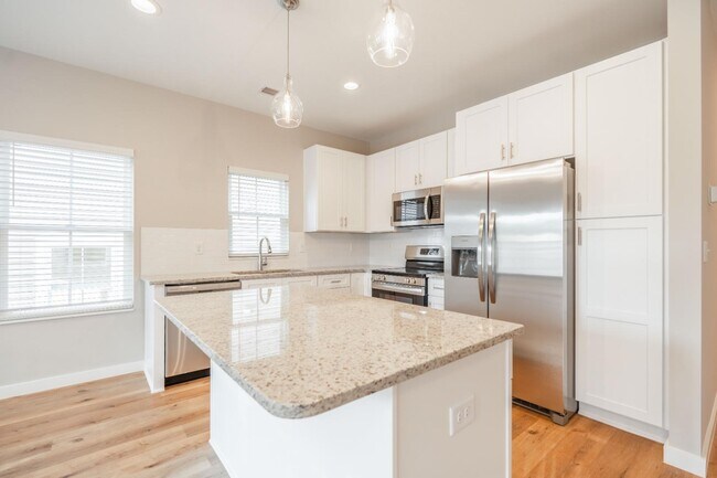 Building Photo - 124 Woodland Dr