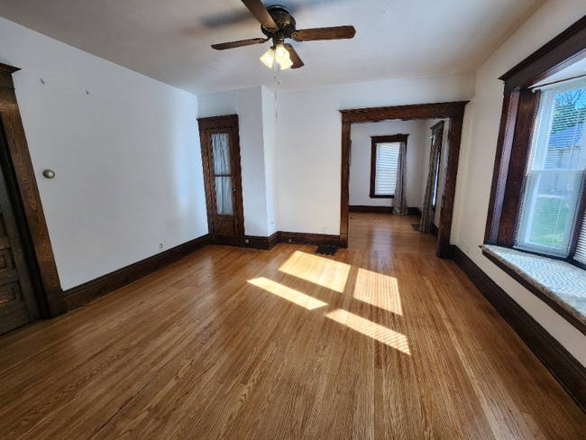 Building Photo - 47 Caledonia St NE