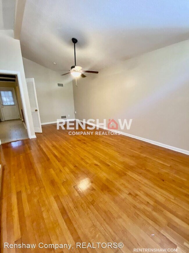 Building Photo - 3 br, 1.5 bath House - 3381 McKenzie St