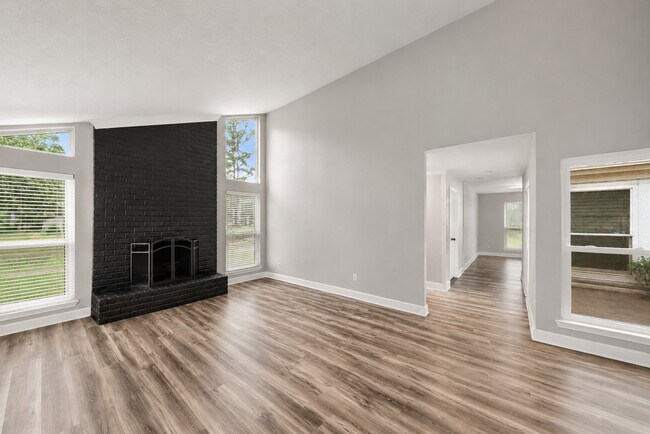 Building Photo - 17734 Seven Pines Dr