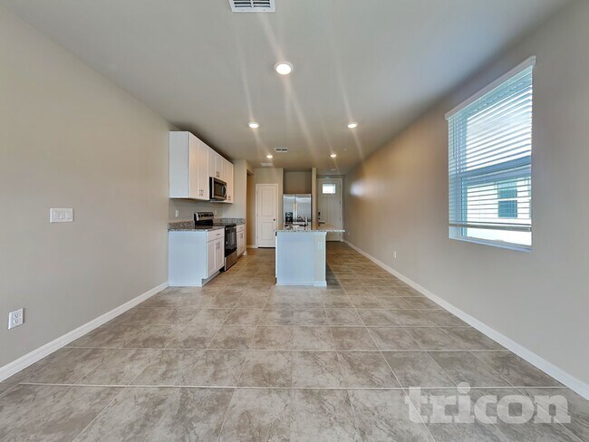 Foto del edificio - 7148 Boggy Crk Pl