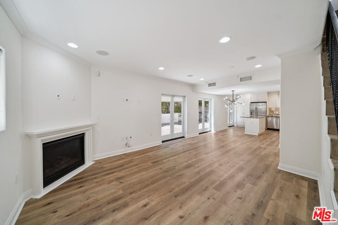 Primary Photo - 1529 S Beverly Dr
