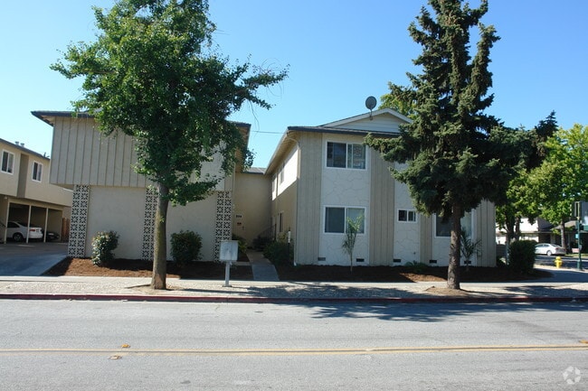Building Photo - 1640 Stokes St