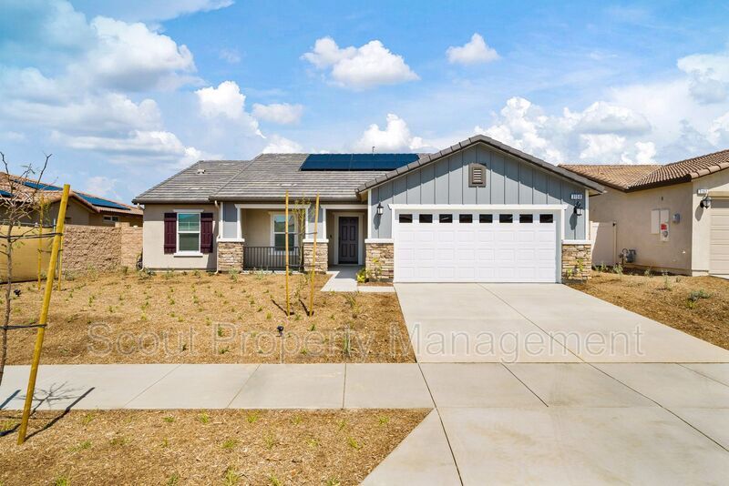 Primary Photo - 3158 STARGAZER St