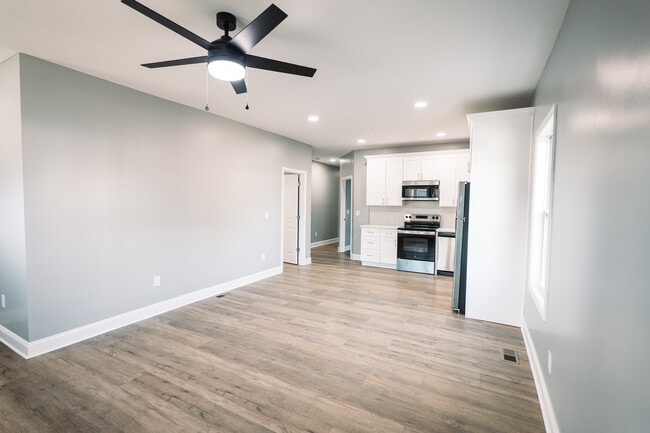 Building Photo - UNIT B