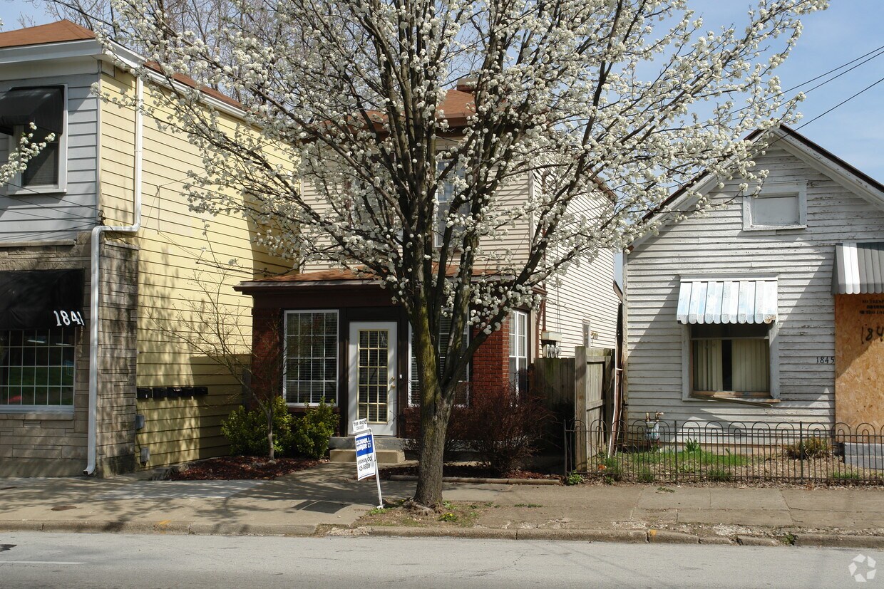 Building Photo - 1841 Brownsboro Rd