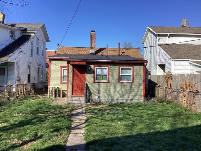 Building Photo - 252 McClure St