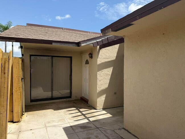 Building Photo - 1501 Waterview Cir
