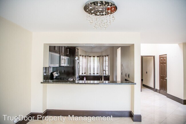 Building Photo - 2 br, 2 bath House - 3630 S. Bear St #D