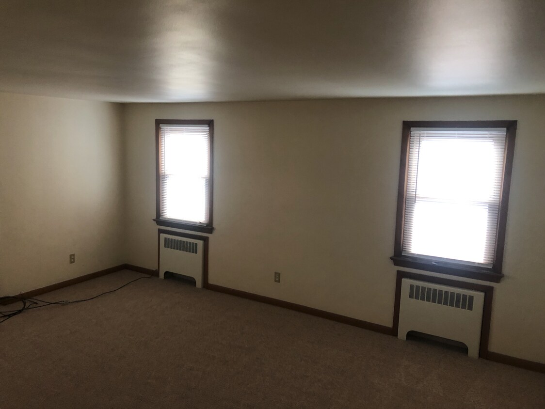 Building Photo - 956 Cranbury cross rd