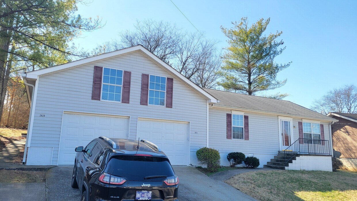 Foto principal - 2820 Airwood Dr