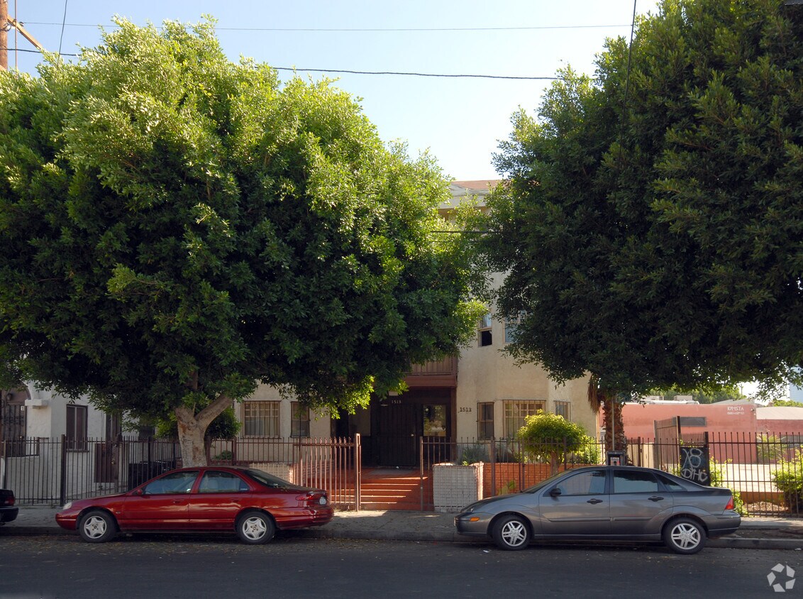 Building Photo - 1513 Apartments