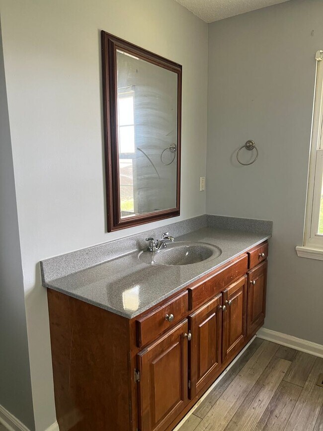 Building Photo - Beautiful 1 bed 1 bath home