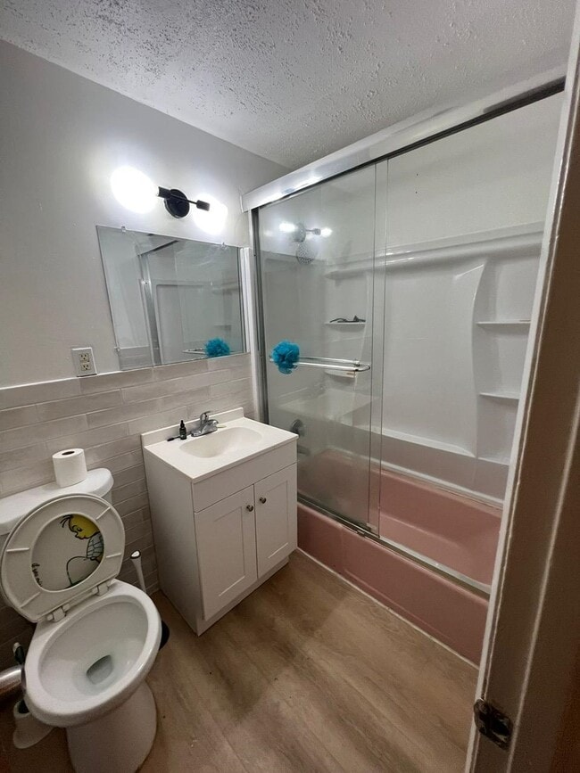 Building Photo - 4 Brook Rd