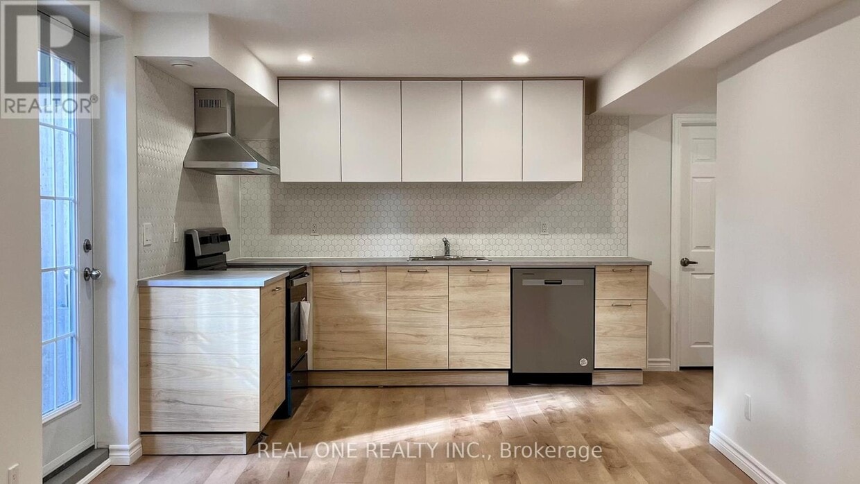 Primary Photo - 1200 Greenwood Crescent