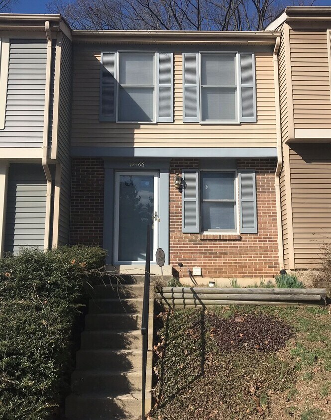 Primary Photo - 12466 Valleyside Way