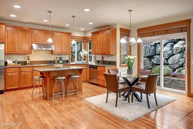 Foto del edificio - 4 br, 3.5 bath House - 20225 134 Ave NE
