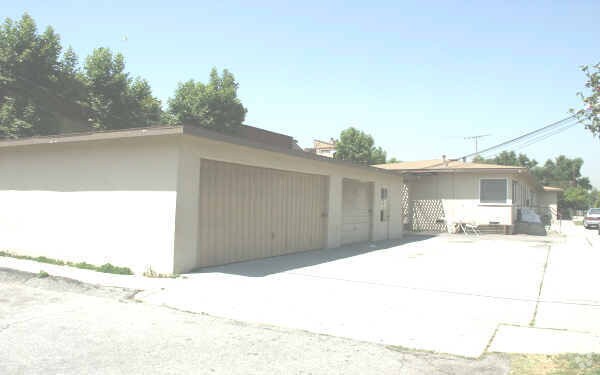 Foto principal - 1004 S Marengo Ave