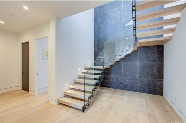 Beautiful Stair Case - 661 25th St