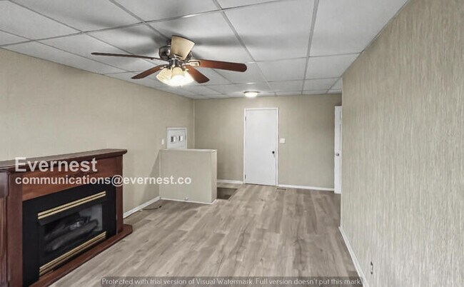 Foto del edificio - Beautiful 4 Bed & 2 Bath Home with Bonus Room / Pets Accepted