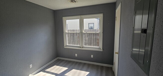 Building Photo - 2309 W Jewell St