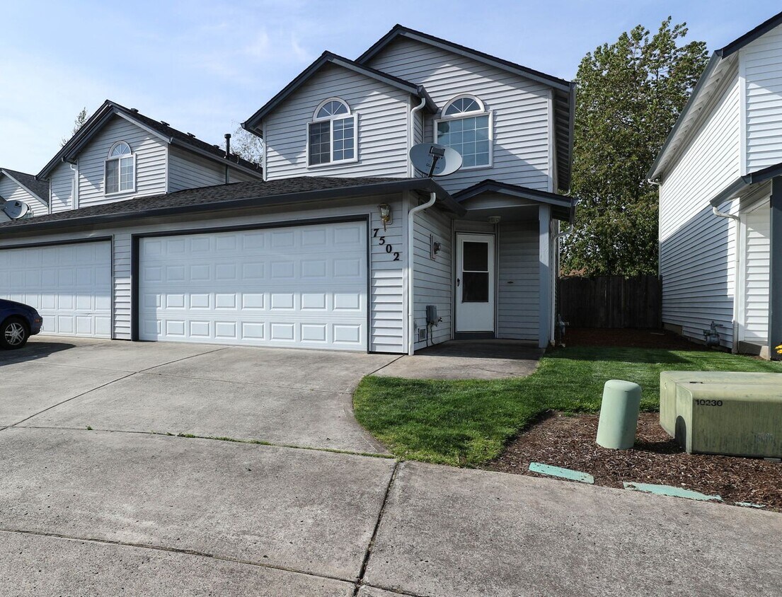 Foto principal - 3 Bedroom Townhouse near Vancouver Mall! (...