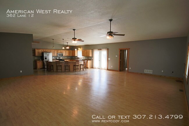 Building Photo - Single-level horse property
