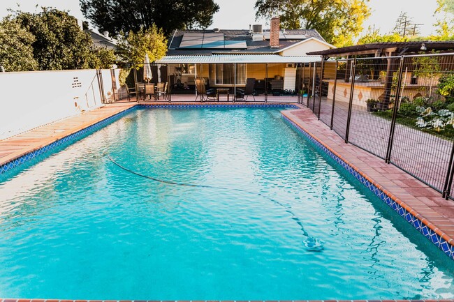 Heated Pool - 16145 Kittridge St