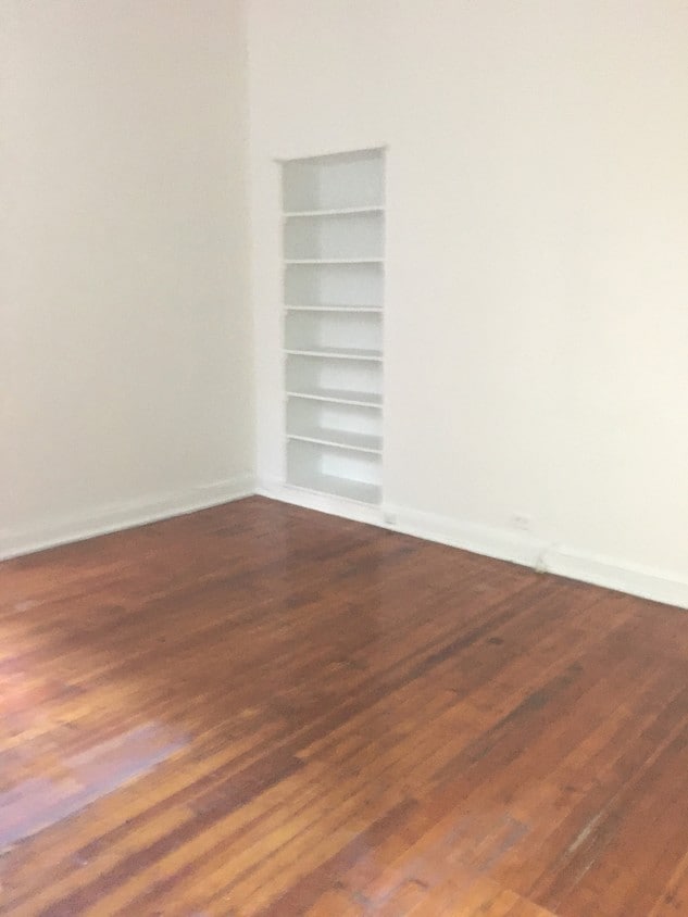 Primary Photo - 300 W 83rd St