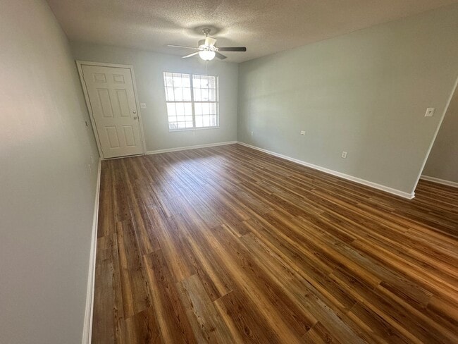 Building Photo - 2 Bedroom  1.5 Bath Apartment in Hahira